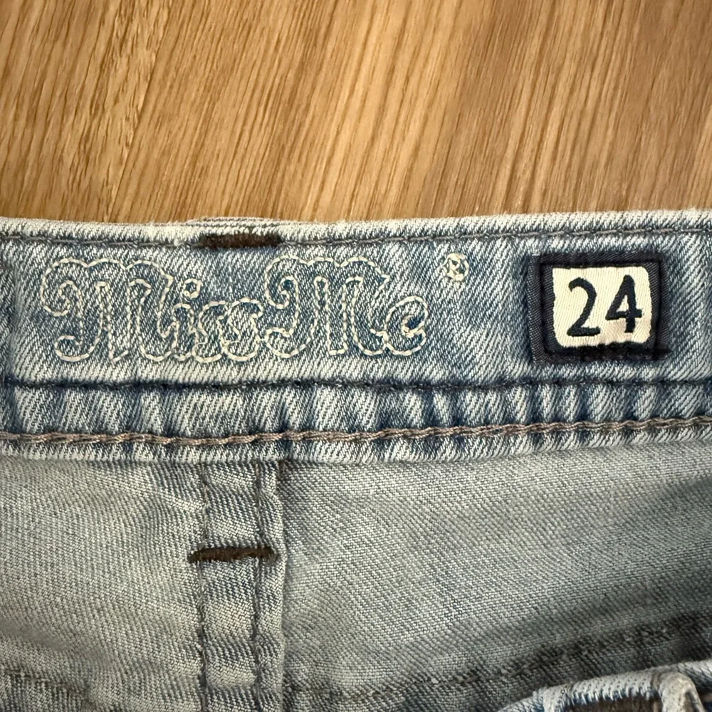 MISS ME Boyfriend Jean Capri Crop Distressed Size 24 Light Wash